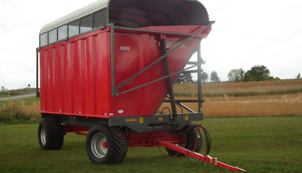 HD1000 | 16-foot Horstline high dump forage wagon with 1,000 cubic feet